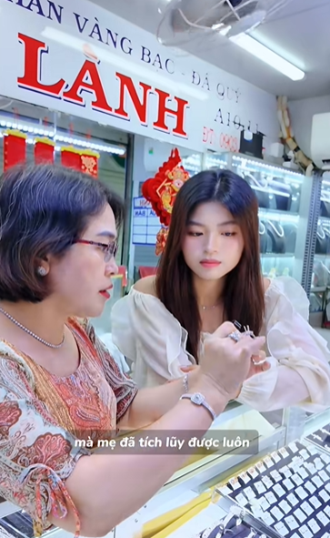 "Con nhà giàu" RMIT về chợ An Đông mở tiệm buôn vàng- Ảnh 6.