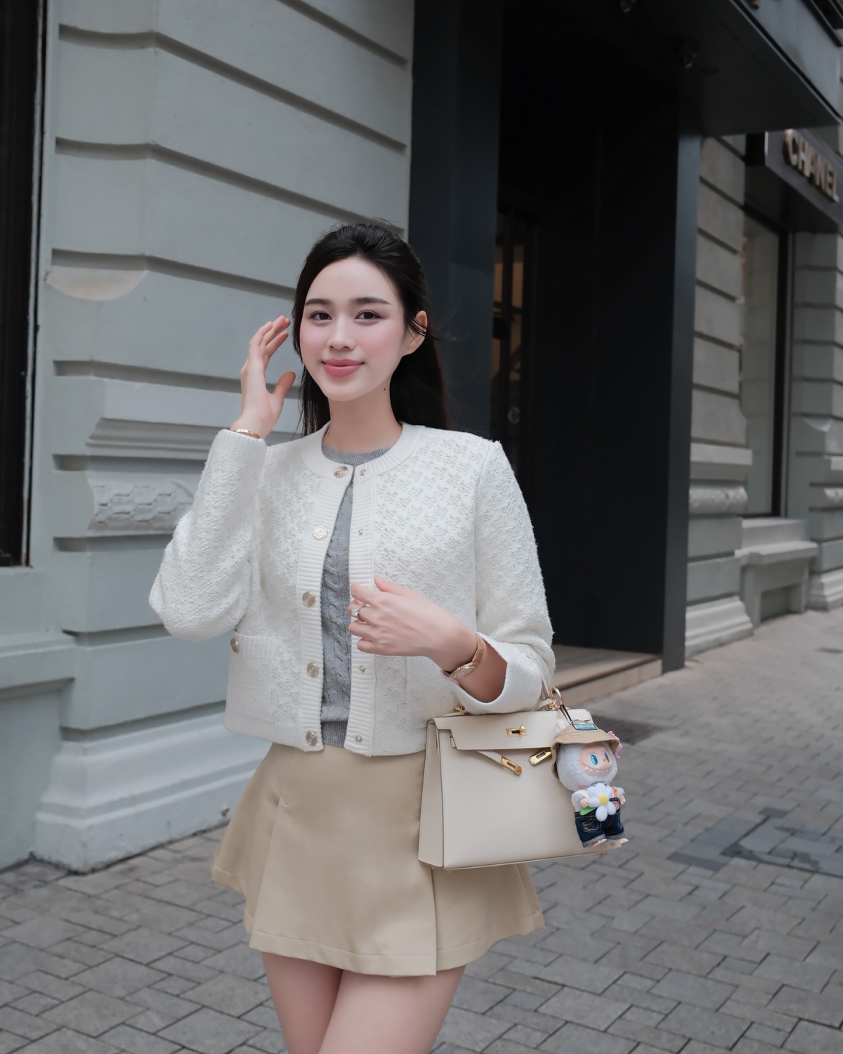 3 nàng hậu lấy thiếu gia hot nhất nhà Sen Vàng: Bí ẩn nhất là người 