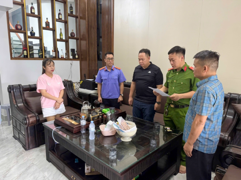 Khám xét nơi ở và nơi làm việc, bắt Giám đốc Nông Văn Hậu- Ảnh 3.