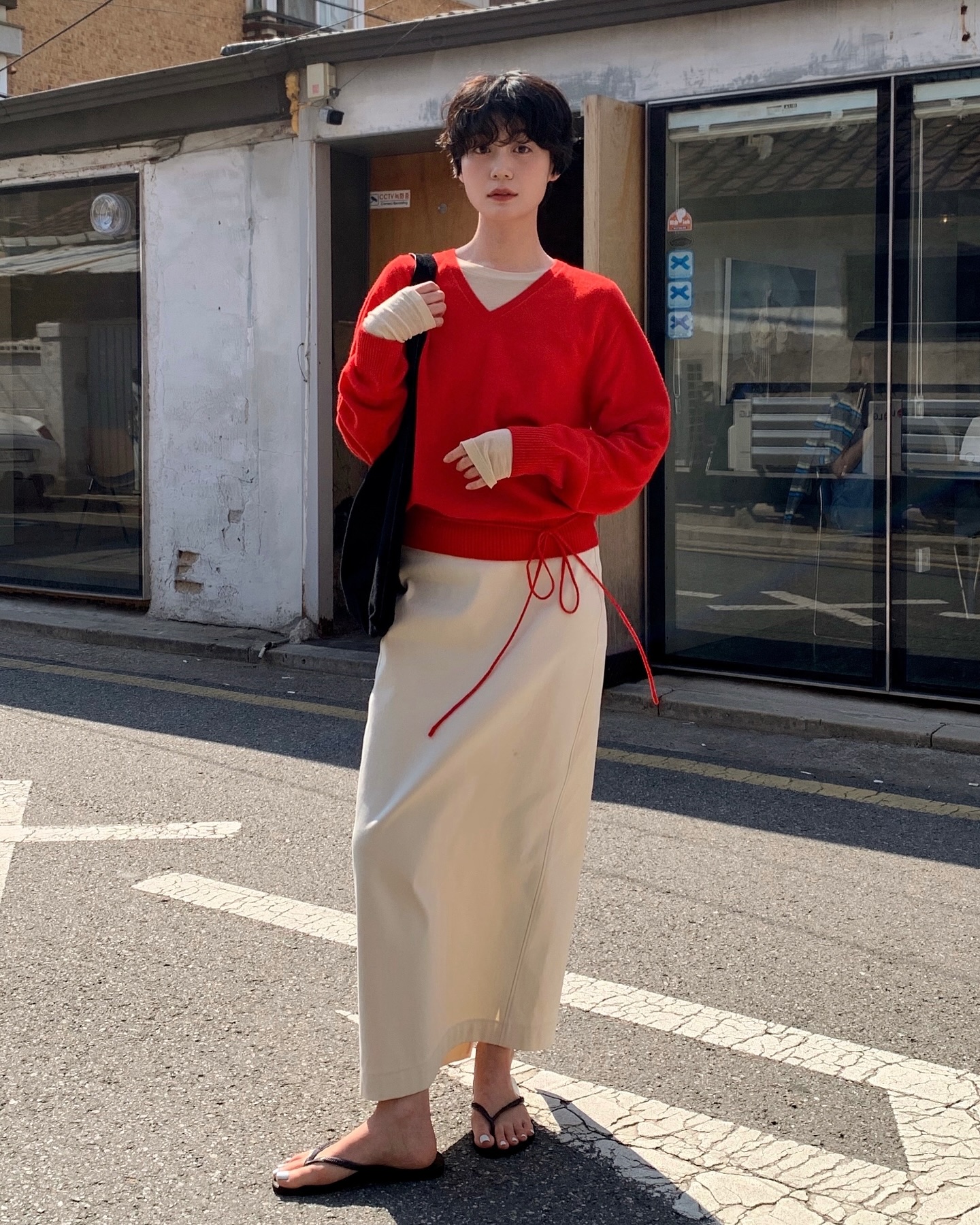 Thế nào là đỉnh cao phối đồ: 10 outfit màu sắc giúp vẻ ngoài sang chảnh, nổi nhất khu phố- Ảnh 9.