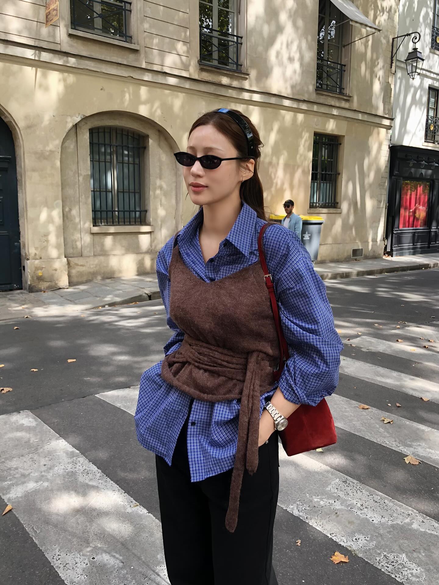 Thế nào là đỉnh cao phối đồ: 10 outfit màu sắc giúp vẻ ngoài sang chảnh, nổi nhất khu phố- Ảnh 6.