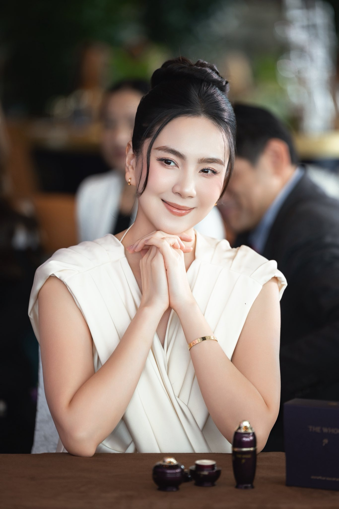 4 hot mom rủ nhau 
