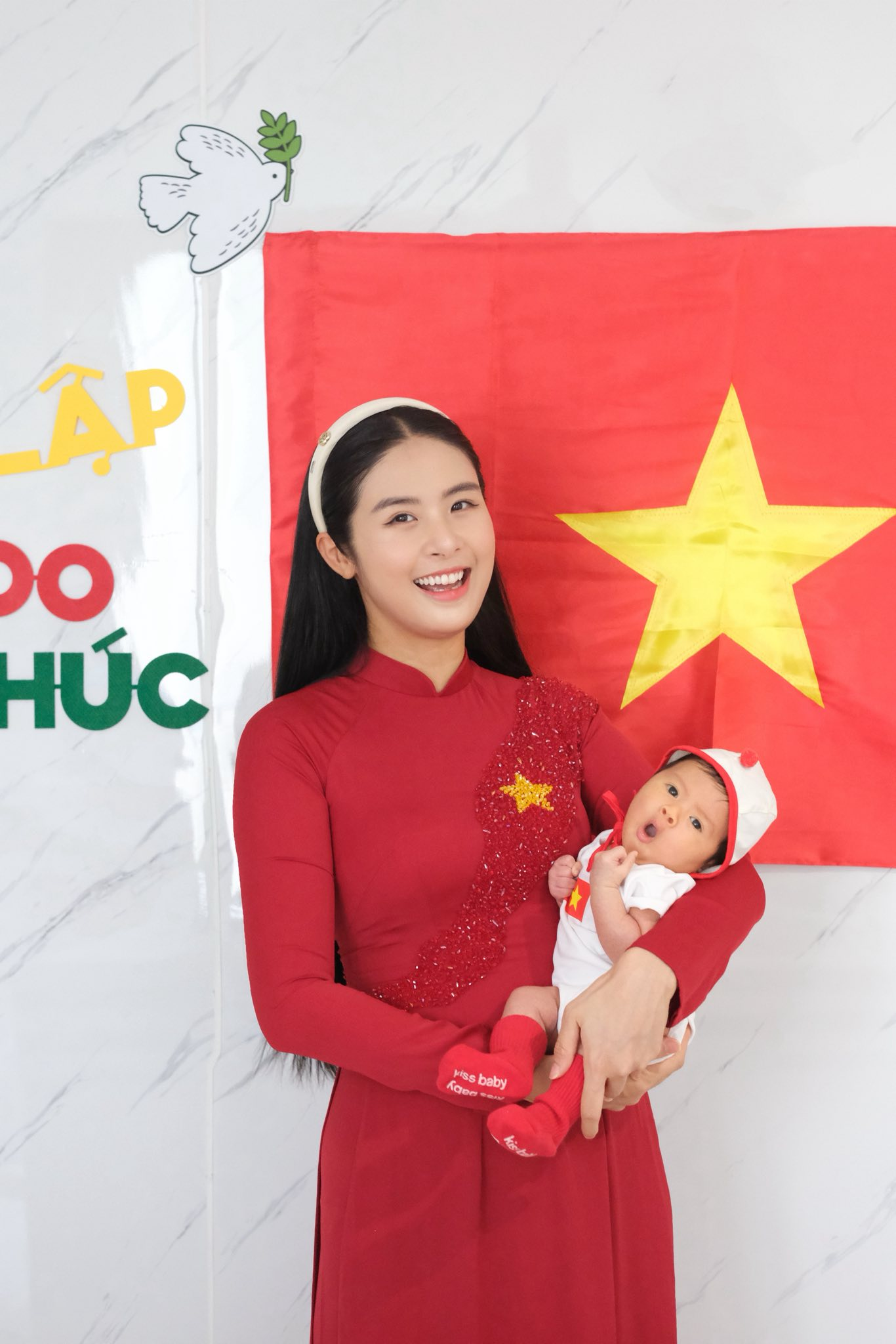 4 hot mom rủ nhau 