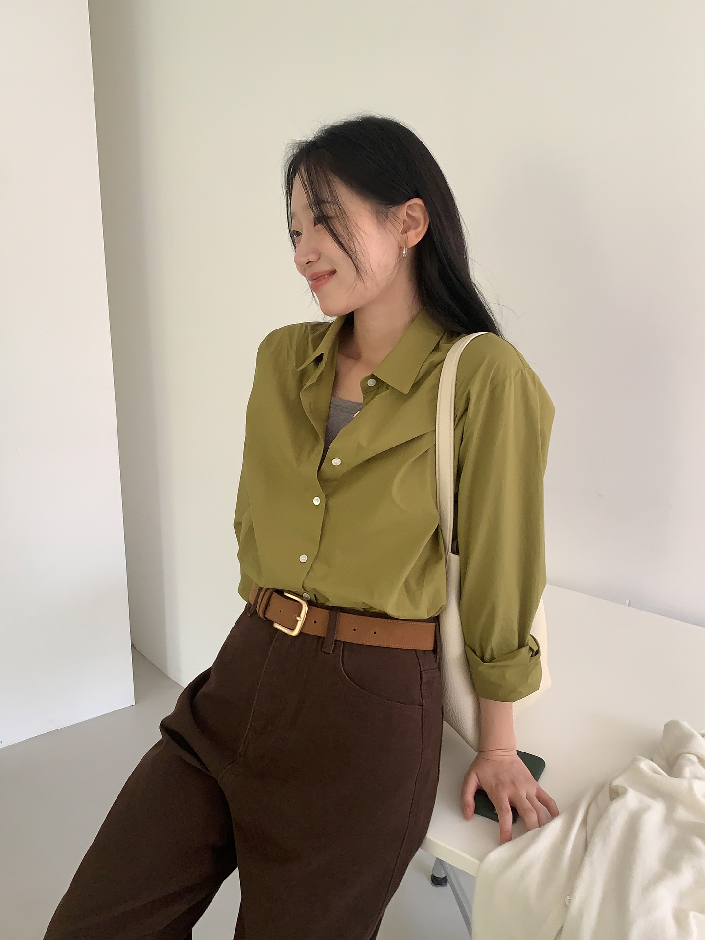 Thế nào là đỉnh cao phối đồ: 10 outfit màu sắc giúp vẻ ngoài sang chảnh, nổi nhất khu phố- Ảnh 1.