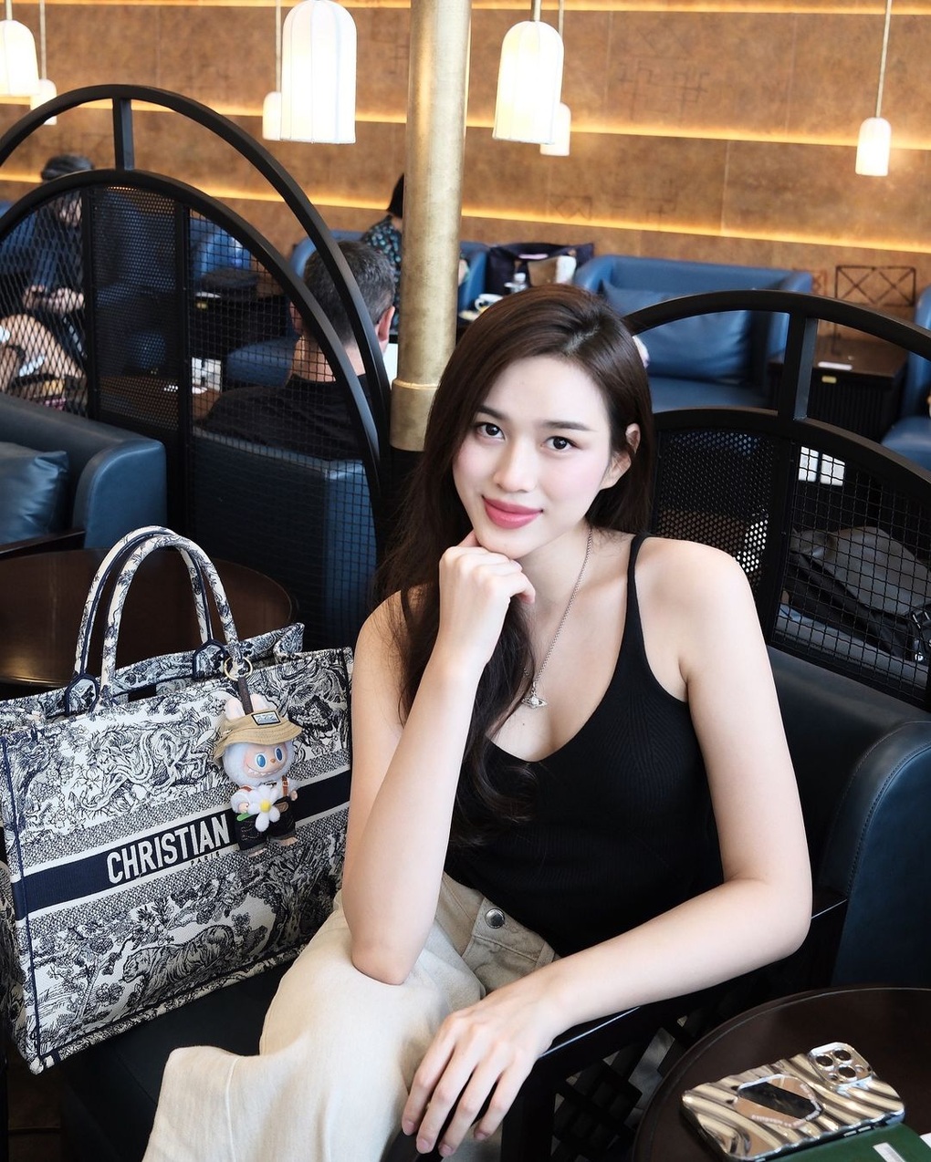 3 nàng hậu lấy thiếu gia hot nhất nhà Sen Vàng: Bí ẩn nhất là người 