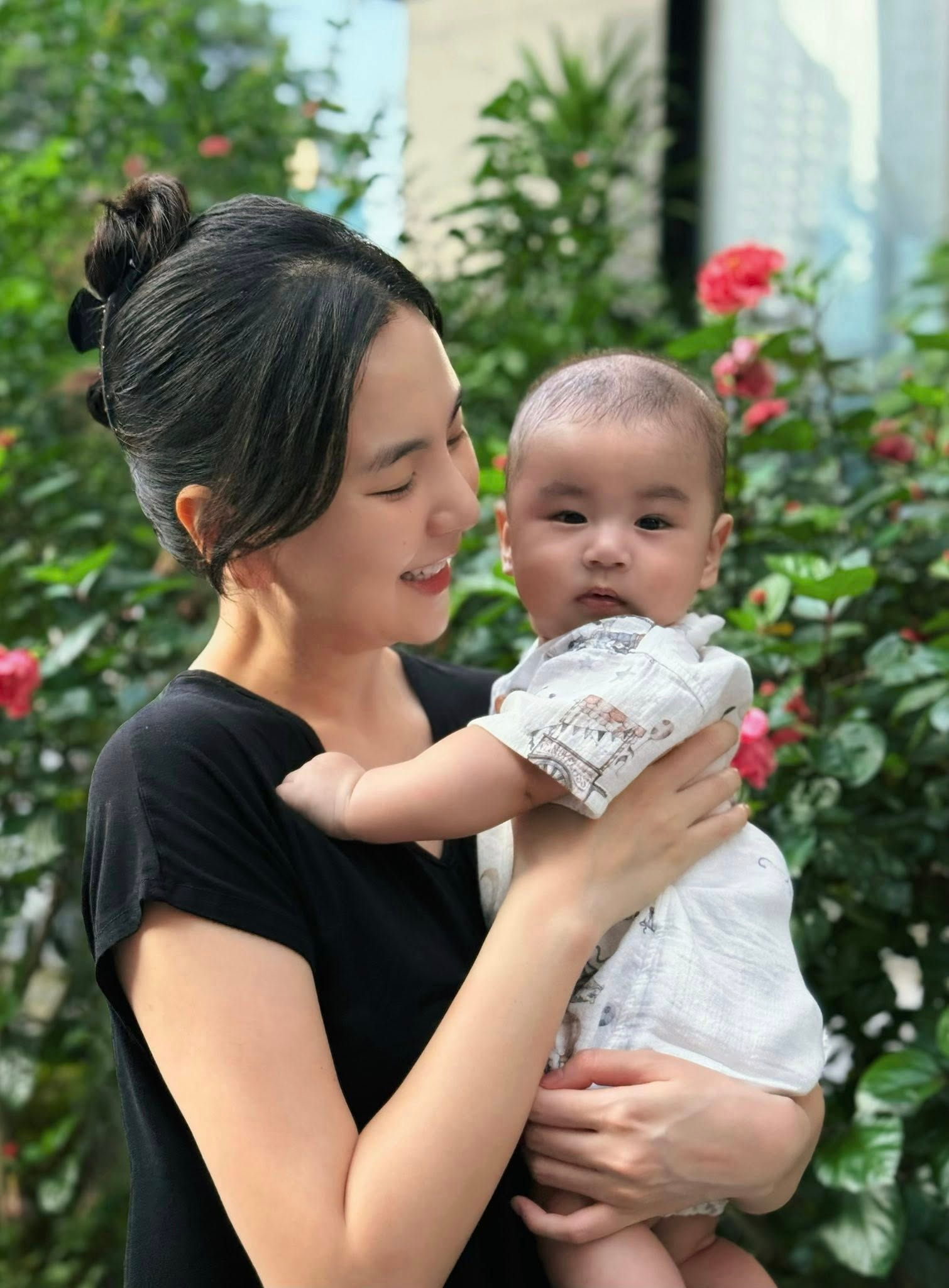 4 hot mom rủ nhau 