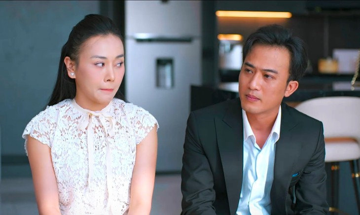 "Chồng Phương Oanh" ăn mặc thế này mà tiểu tam say mê vậy sao?- Ảnh 2.