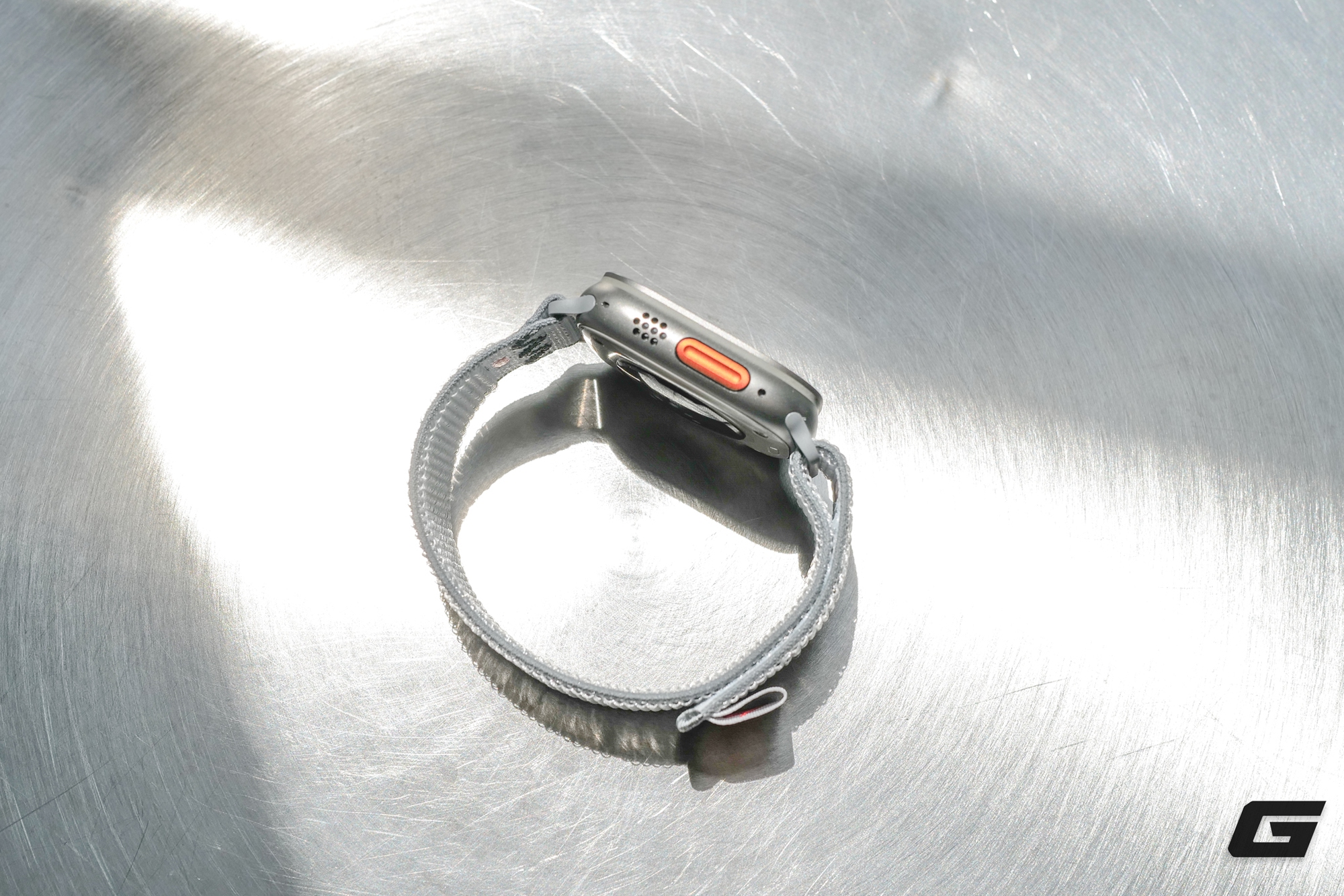 Mở hộp Apple Watch Ultra 3 Titan Tự Nhiên: Vẫn là “ngọn hải đăng” của smartwatch, nay còn bền bỉ và mạnh mẽ hơn- Ảnh 18.