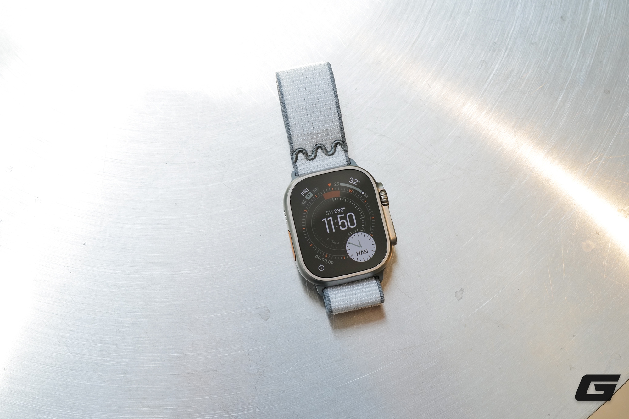 Mở hộp Apple Watch Ultra 3 Titan Tự Nhiên: Vẫn là “ngọn hải đăng” của smartwatch, nay còn bền bỉ và mạnh mẽ hơn- Ảnh 15.