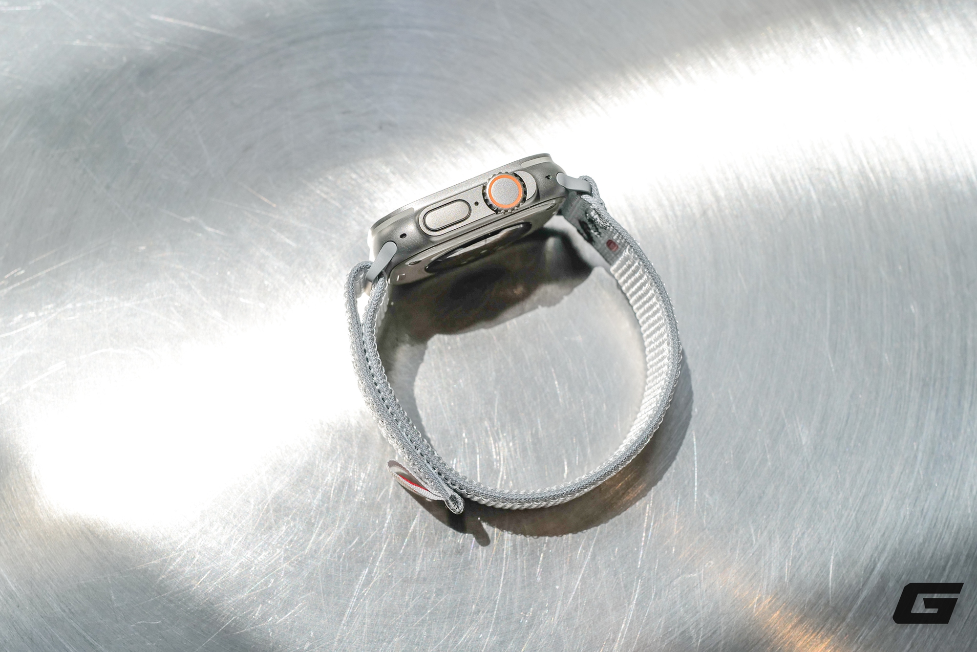 Mở hộp Apple Watch Ultra 3 Titan Tự Nhiên: Vẫn là “ngọn hải đăng” của smartwatch, nay còn bền bỉ và mạnh mẽ hơn- Ảnh 13.