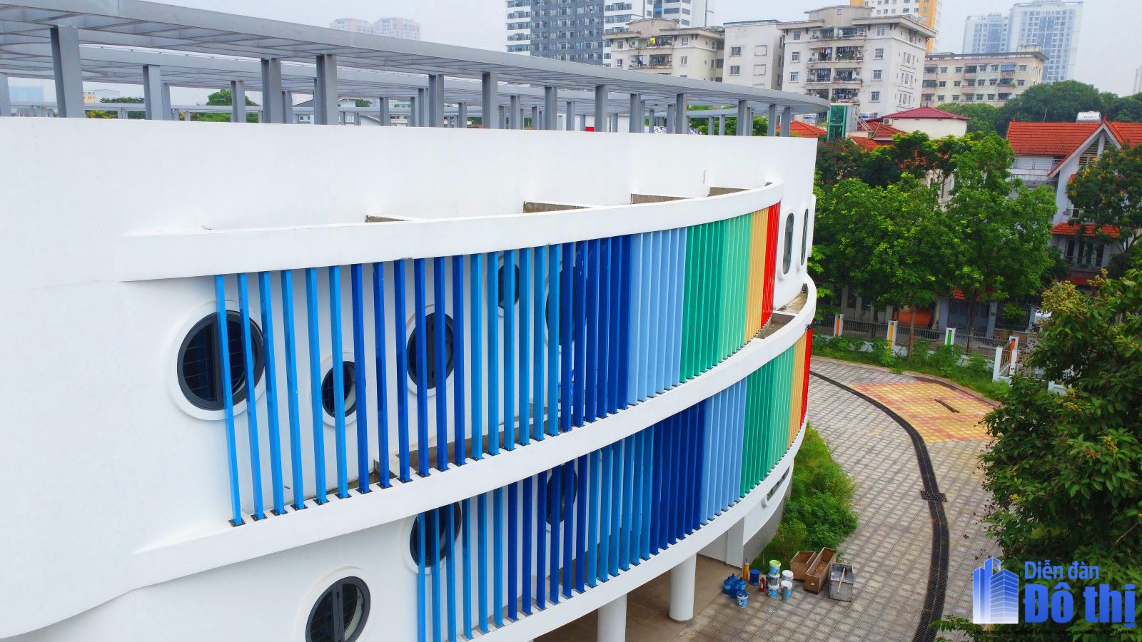 Phụ huynh Hà Nội mê mẩn trước 1 trường Mầm non công lập mới: Vừa khánh thành được vài tháng, to đẹp như resort hạng sang!- Ảnh 4.