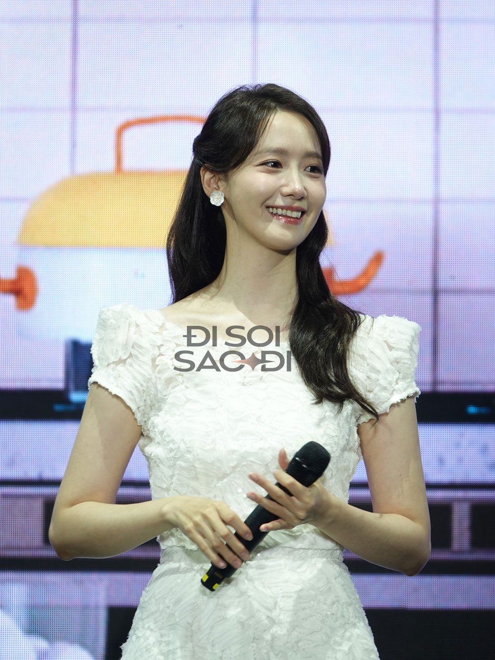 Fan meeting Yoona (SNSD) tại Việt Nam: Nữ thần đội nón lá tạo dáng cực điệu, quyết chưa ăn phở chưa về Hàn!- Ảnh 2. Fan meeting Yoona (SNSD) tại Việt Nam: Nữ thần đội nón lá tạo dáng cực điệu, quyết chưa ăn phở chưa về Hàn!- Ảnh 2.