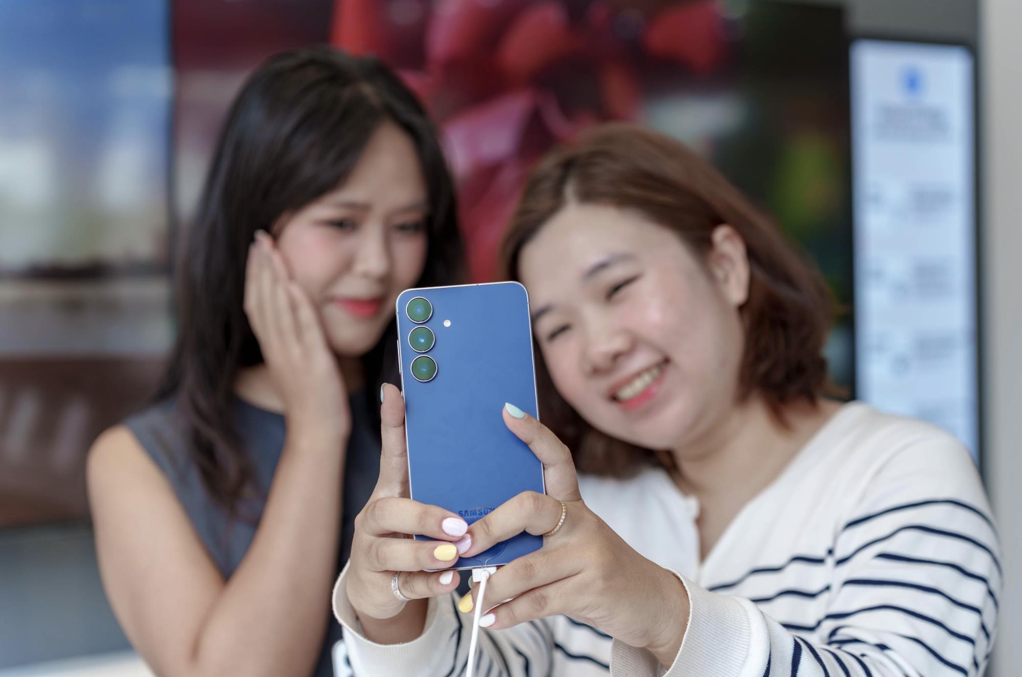 20/10: Đừng chỉ tặng quà, hãy tặng những trải nghiệm đáng giá với Galaxy S25 FE- Ảnh 4.