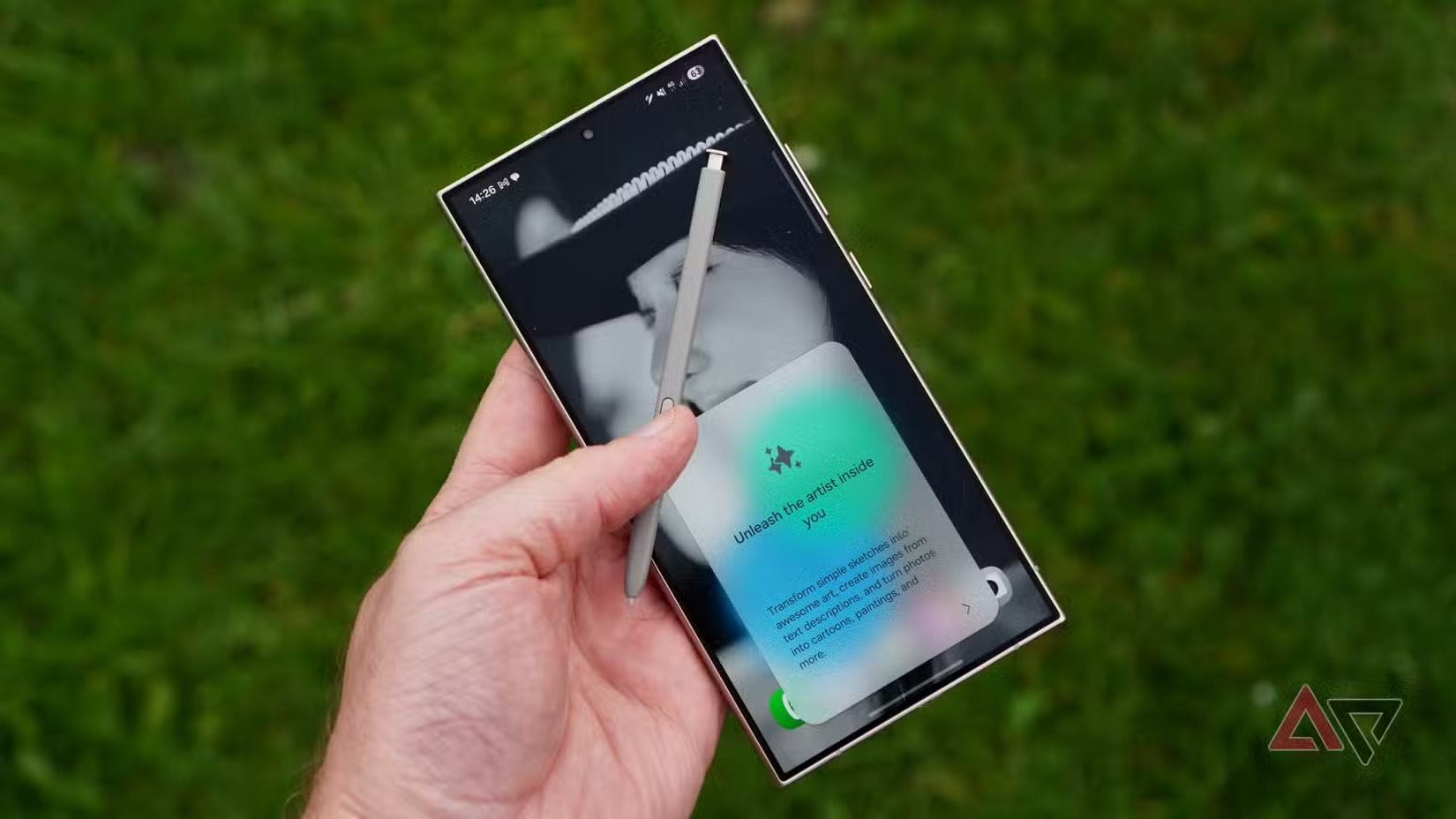 C&oacute; một thứ "v&ocirc; dụng" đối với nhiều người m&agrave; Samsung vẫn cố giữ tr&ecirc;n điện thoại: Đến l&uacute;c x&oacute;a sổ được rồi?- Ảnh 1.
