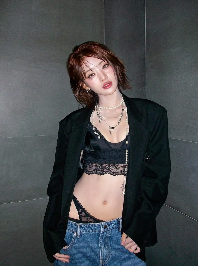Nhóm nữ mặc trang phục lộ nội y, gây sốc với lyrics 18+ tại sự kiện từ thiện drama nhất hiện nay- Ảnh 3.