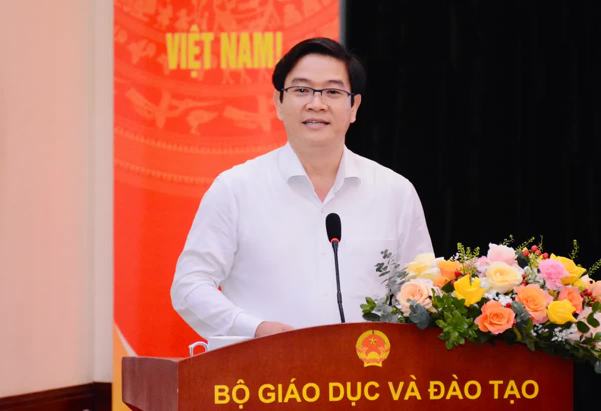 Từ năm học 2026-2027, học sinh cả nước dùng chung 1 bộ sách giáo khoa- Ảnh 3.
