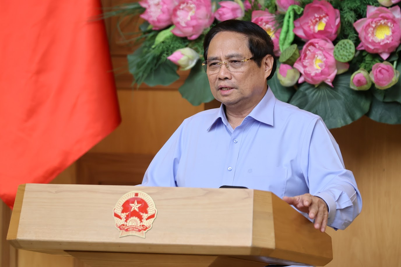 Thủ tướng: Xử lý nghiêm cán bộ vô cảm để thuốc, thực phẩm kém chất lượng ra thị trường- Ảnh 1.