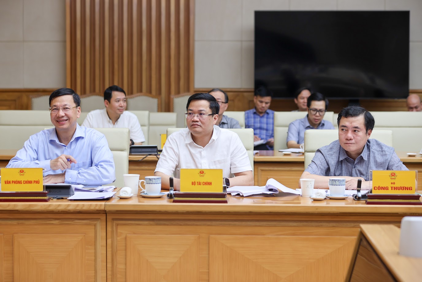 Thủ tướng: Xử lý nghiêm cán bộ vô cảm để thuốc, thực phẩm kém chất lượng ra thị trường- Ảnh 2.