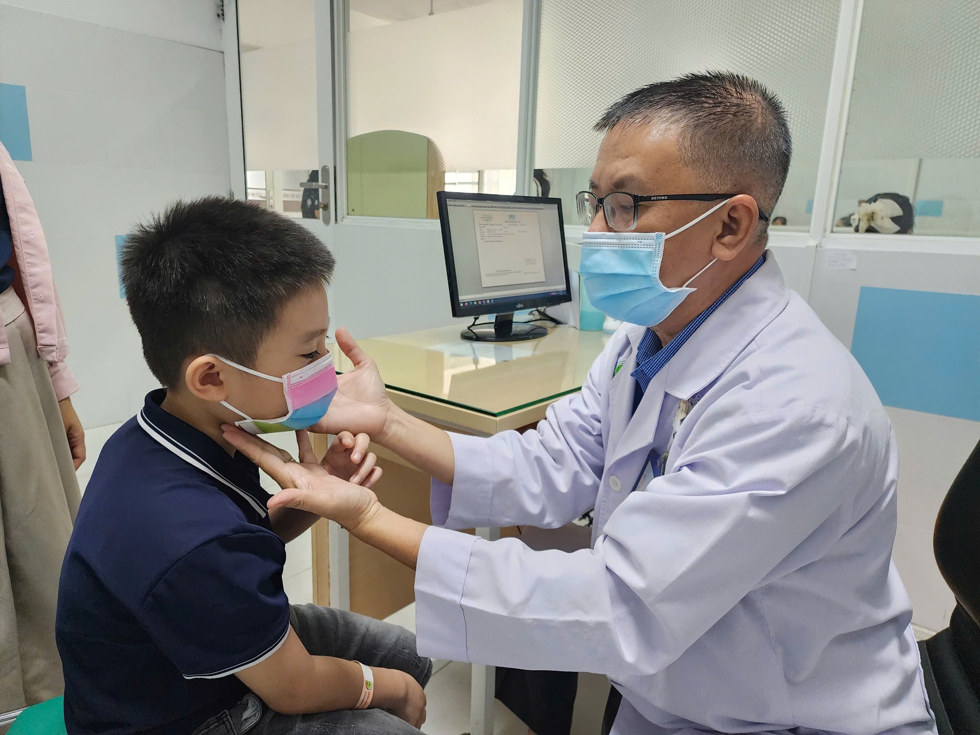 Bệnh nhân hô hấp nhập viện tăng chóng mặt- Ảnh 12.