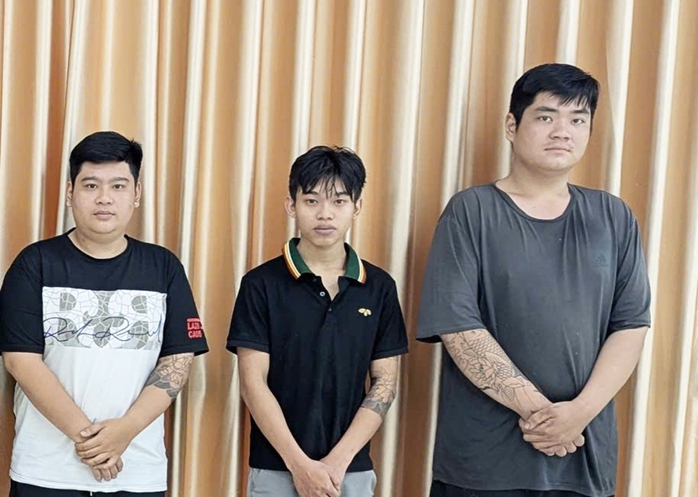 Chân dung 8 đối tượng cướp tài sản trên đường đi cúng Bà Chúa xứ núi Sam- Ảnh 1. Chân dung 8 đối tượng cướp tài sản trên đường đi cúng Bà Chúa xứ núi Sam- Ảnh 1.