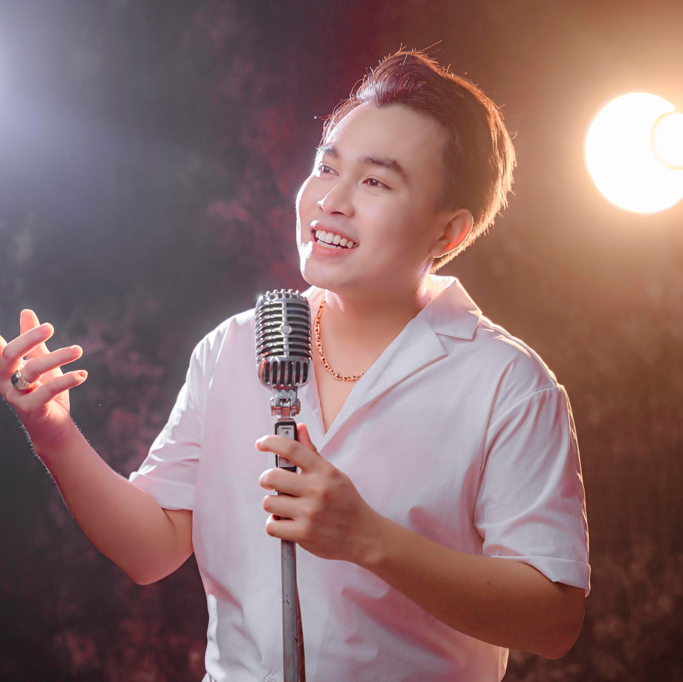 Giải mã cơn sốt "lấy cây kim may đồ"- Ảnh 3.