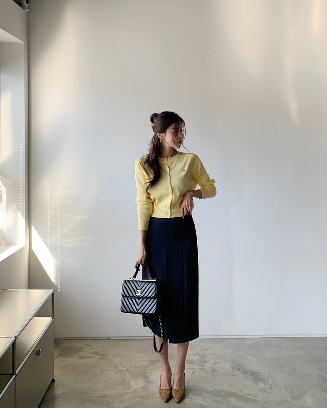 4 mẫu áo công sở phải có trong mùa đông để style đi làm sành điệu hơn hẳn năm ngoái- Ảnh 1.