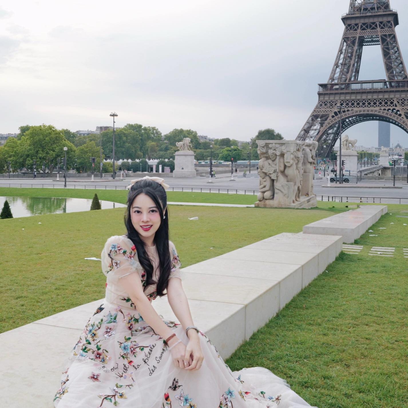 Con gái lớn của hot mom Hằng Túi gây 
