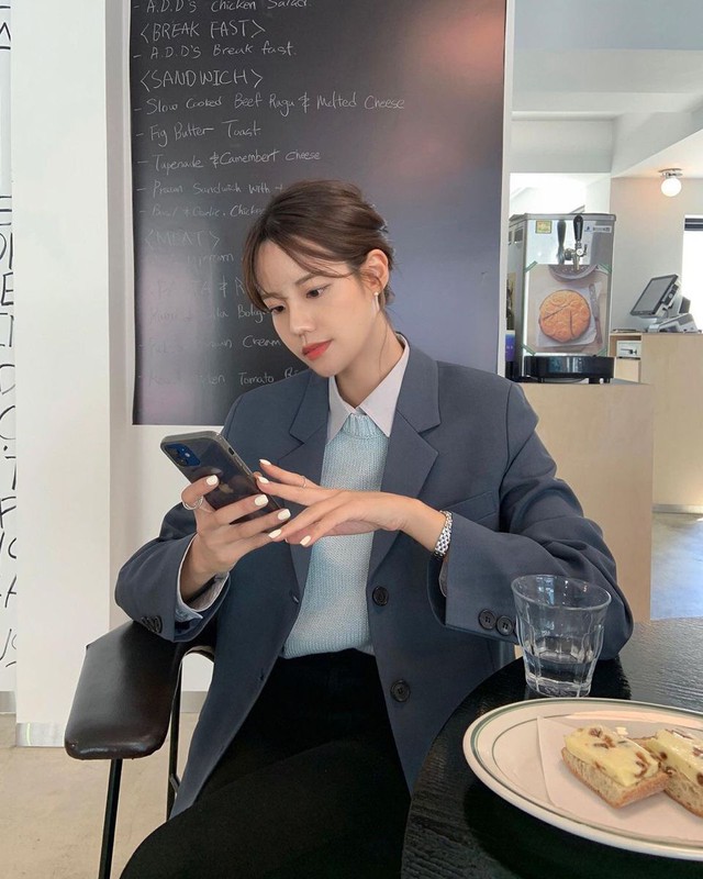 Người lương “tàm tạm” lúc giá vàng cao: Cả tháng không mua nổi nửa chỉ, canh giá làm gì cho nặng đầu?- Ảnh 3.
