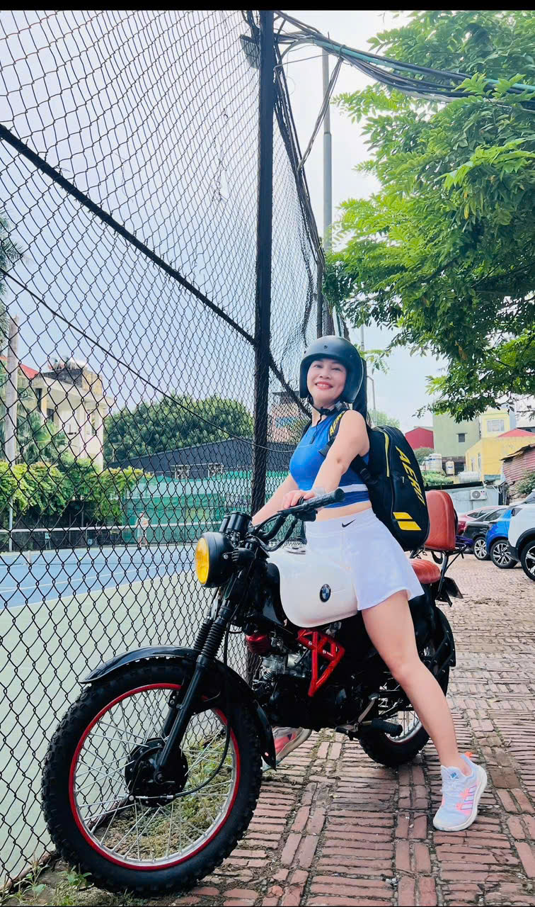 Nữ huấn luyện viên pickleball tuổi U50: Từ nỗi sợ tiền mãn kinh đến "bông hồng rực rỡ" trên sân tập khiến nhiều người xuýt xoa- Ảnh 4.