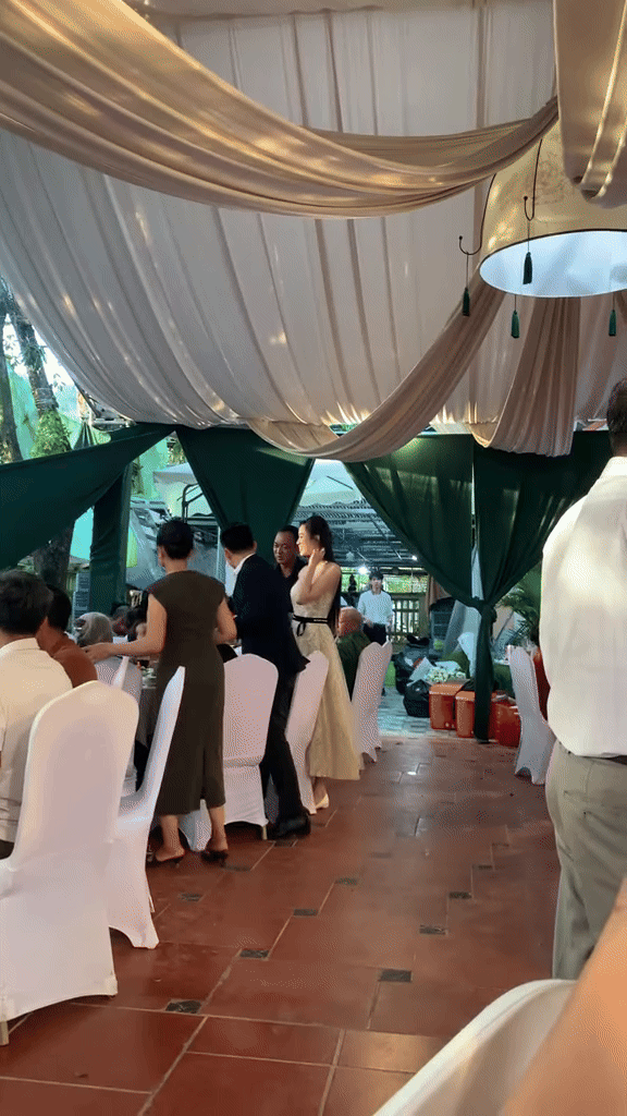 Cảnh tượng không ngờ bên trong đám hỏi của Đỗ Hà và thiếu gia tập đoàn Sơn Hải- Ảnh 2.