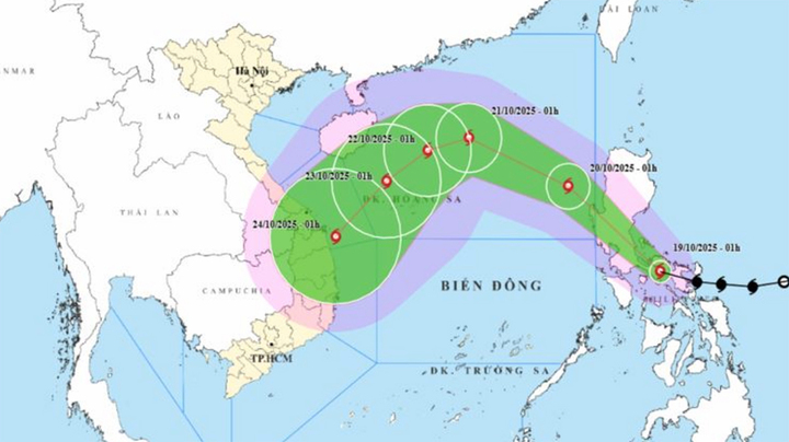 Bão Fengshen áp sát Biển Đông, miền Bắc đón không khí lạnh tăng cường- Ảnh 1. Bão Fengshen áp sát Biển Đông, miền Bắc đón không khí lạnh tăng cường- Ảnh 1.