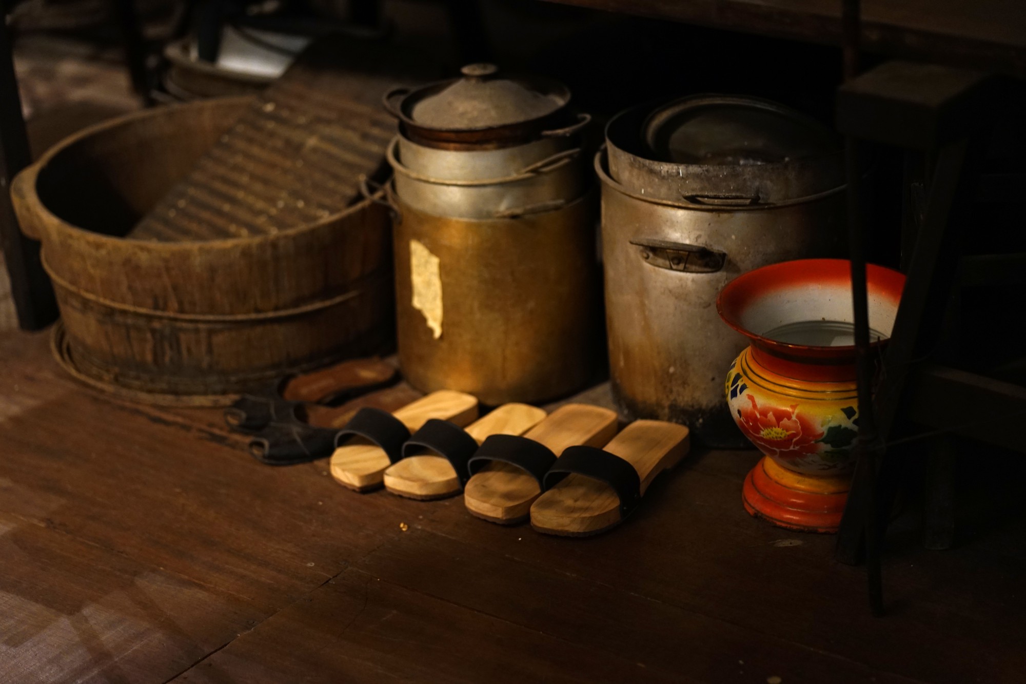Bên trong một căn nhà ở Chợ Lớn của những người phụ nữ "thề không lấy chồng"": Những nghi lễ kỳ lạ- Ảnh 12. Bên trong một căn nhà ở Chợ Lớn của những người phụ nữ "thề không lấy chồng"": Những nghi lễ kỳ lạ- Ảnh 12.