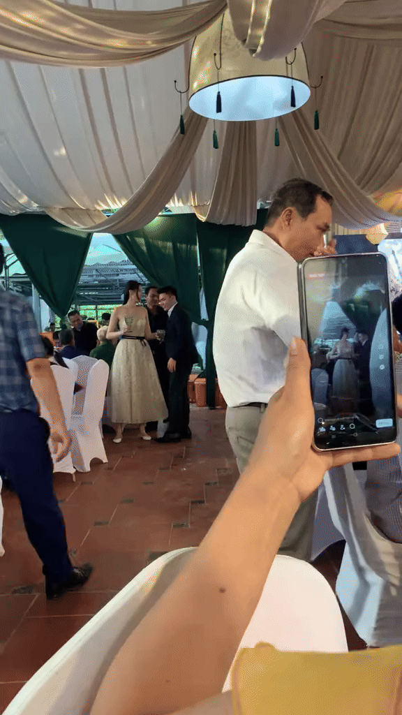 Cảnh tượng không ngờ bên trong đám hỏi của Đỗ Hà và thiếu gia tập đoàn Sơn Hải- Ảnh 1.