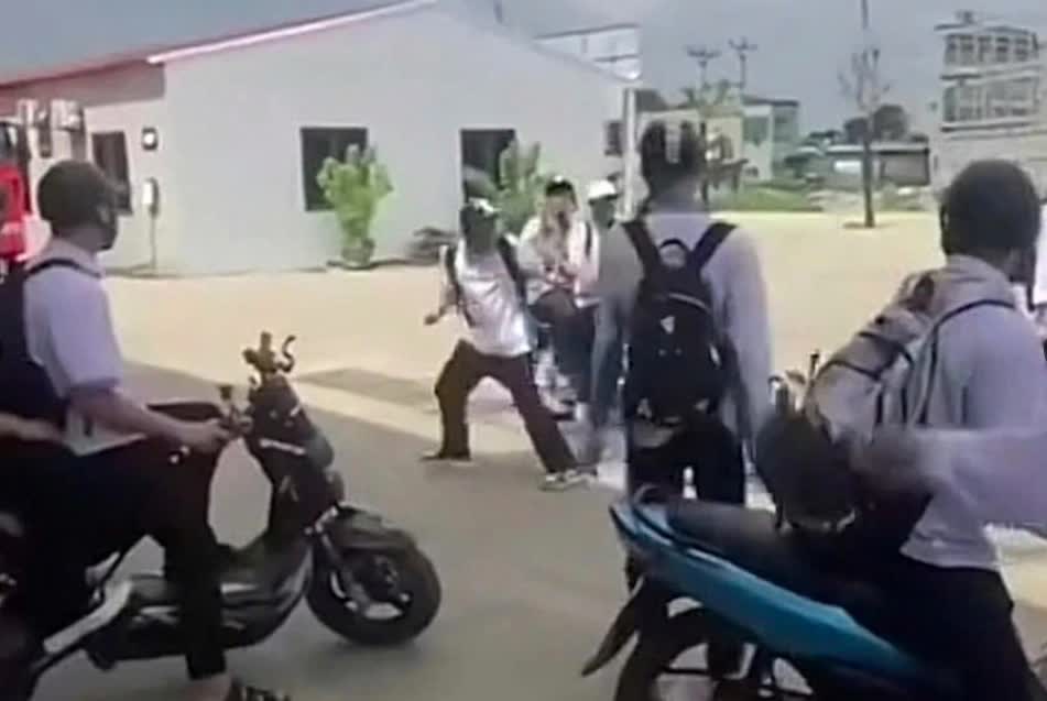 Vụ nam sinh lớp 12 bị bạn cùng trường đâm tử vong: Ranh giới giữa phòng vệ chính đáng và tội danh giết người- Ảnh 1.
