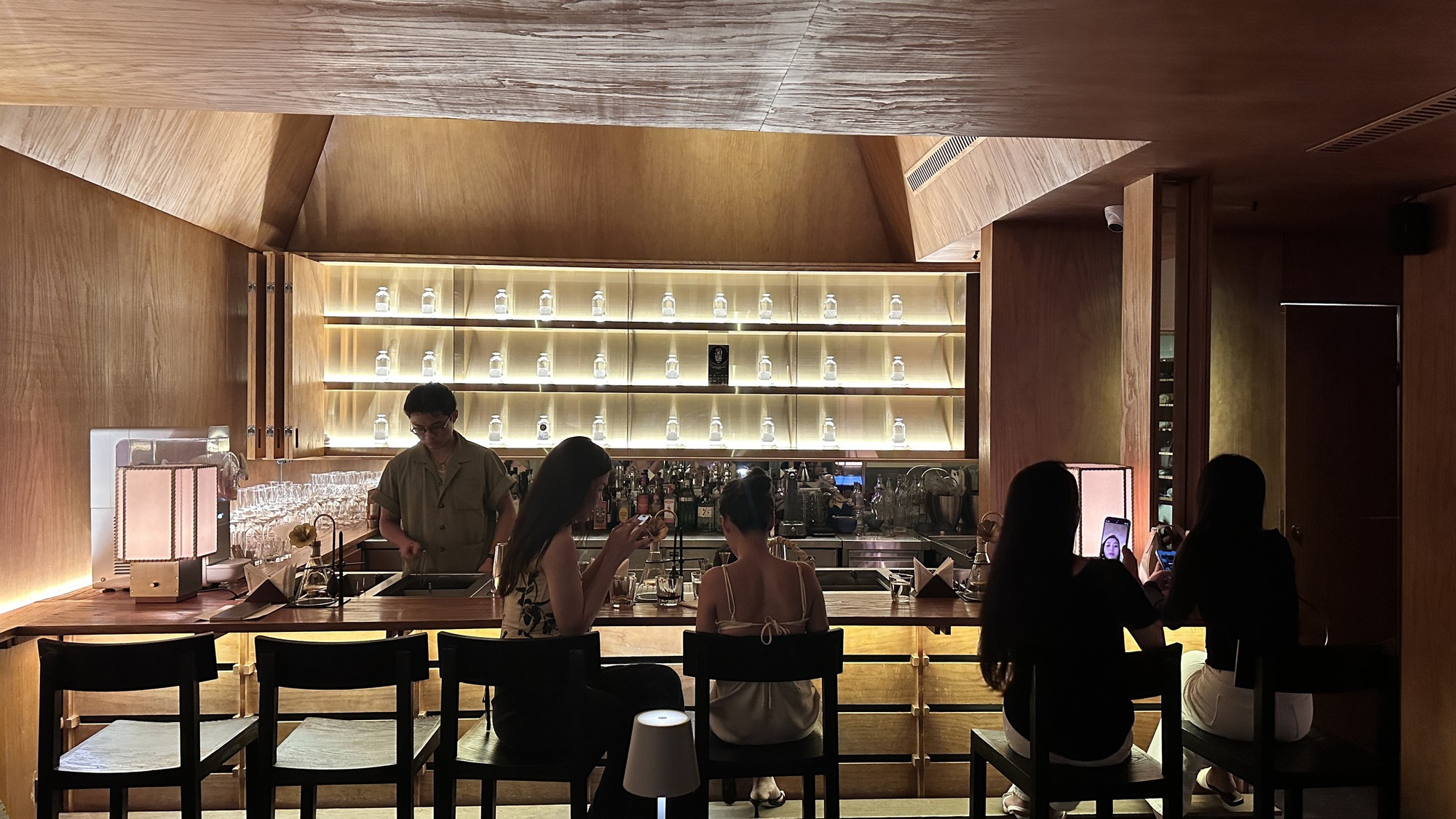 "Không được chụp ảnh" nên khách review 1 sao, quán rượu Hà Nội đáp trả: Chúng tôi không phù hợp với nhu cầu các bạn- Ảnh 5.