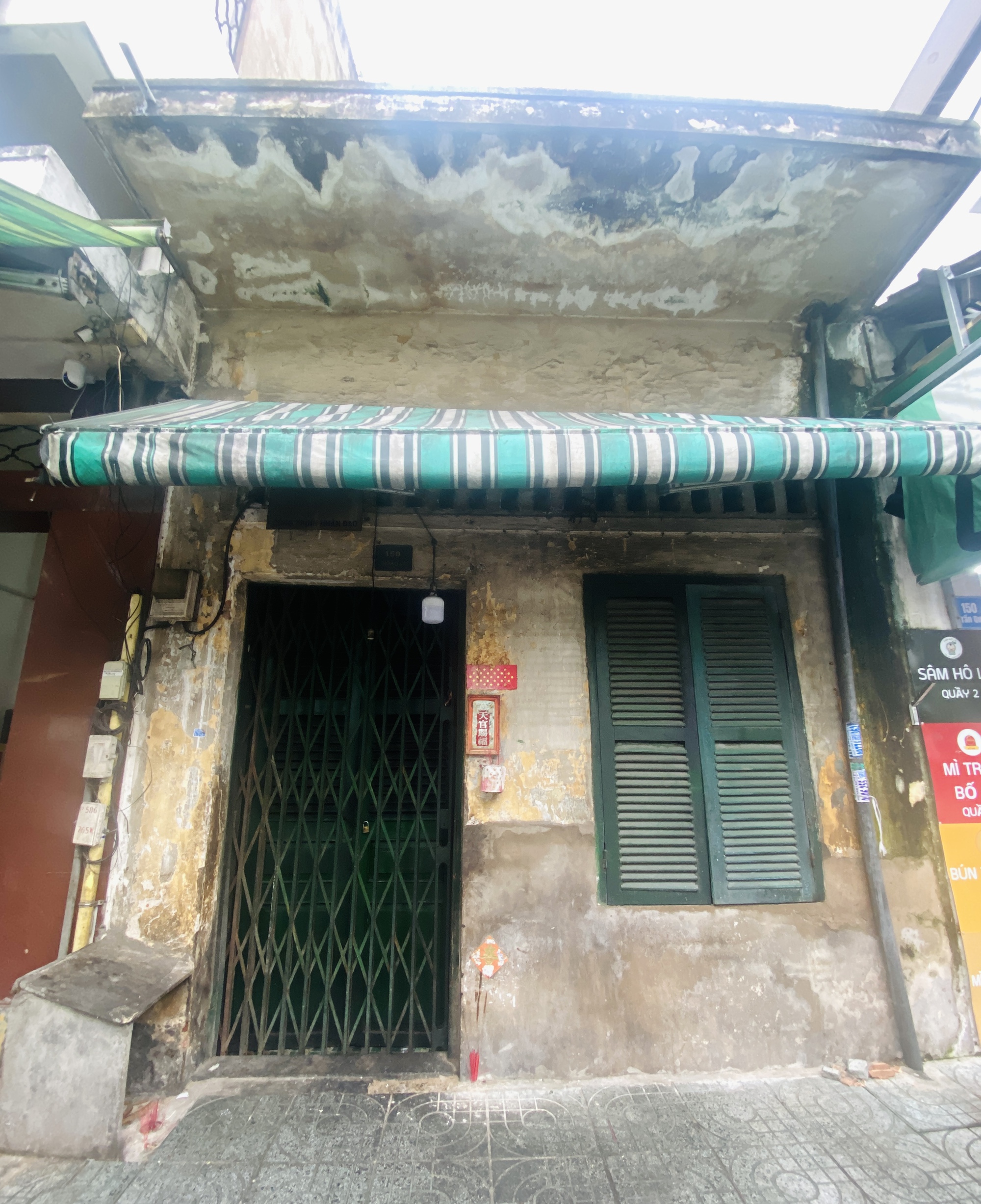 Bên trong một căn nhà ở Chợ Lớn của những người phụ nữ "thề không lấy chồng"": Những nghi lễ kỳ lạ- Ảnh 1. Bên trong một căn nhà ở Chợ Lớn của những người phụ nữ "thề không lấy chồng"": Những nghi lễ kỳ lạ- Ảnh 1.