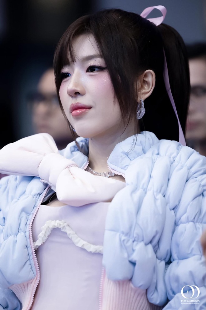 Tân binh Vbiz đi event đẹp phát sáng, visual sánh ngang Suzy và Jisoo- Ảnh 14.