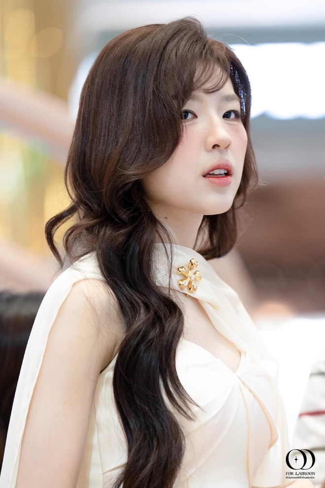 Tân binh Vbiz đi event đẹp phát sáng, visual sánh ngang Suzy và Jisoo- Ảnh 10.