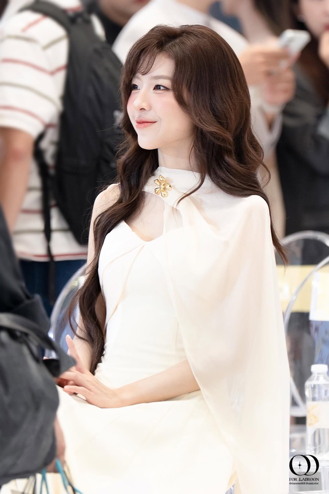 Tân binh Vbiz đi event đẹp phát sáng, visual sánh ngang Suzy và Jisoo- Ảnh 2.