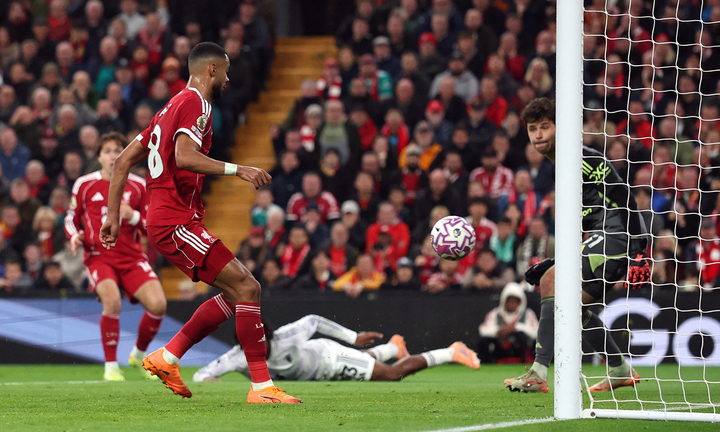 Kết quả giải Ngoại Hạng Anh: Man Utd hay bất ngờ, đánh bại Liverpool- Ảnh 2.