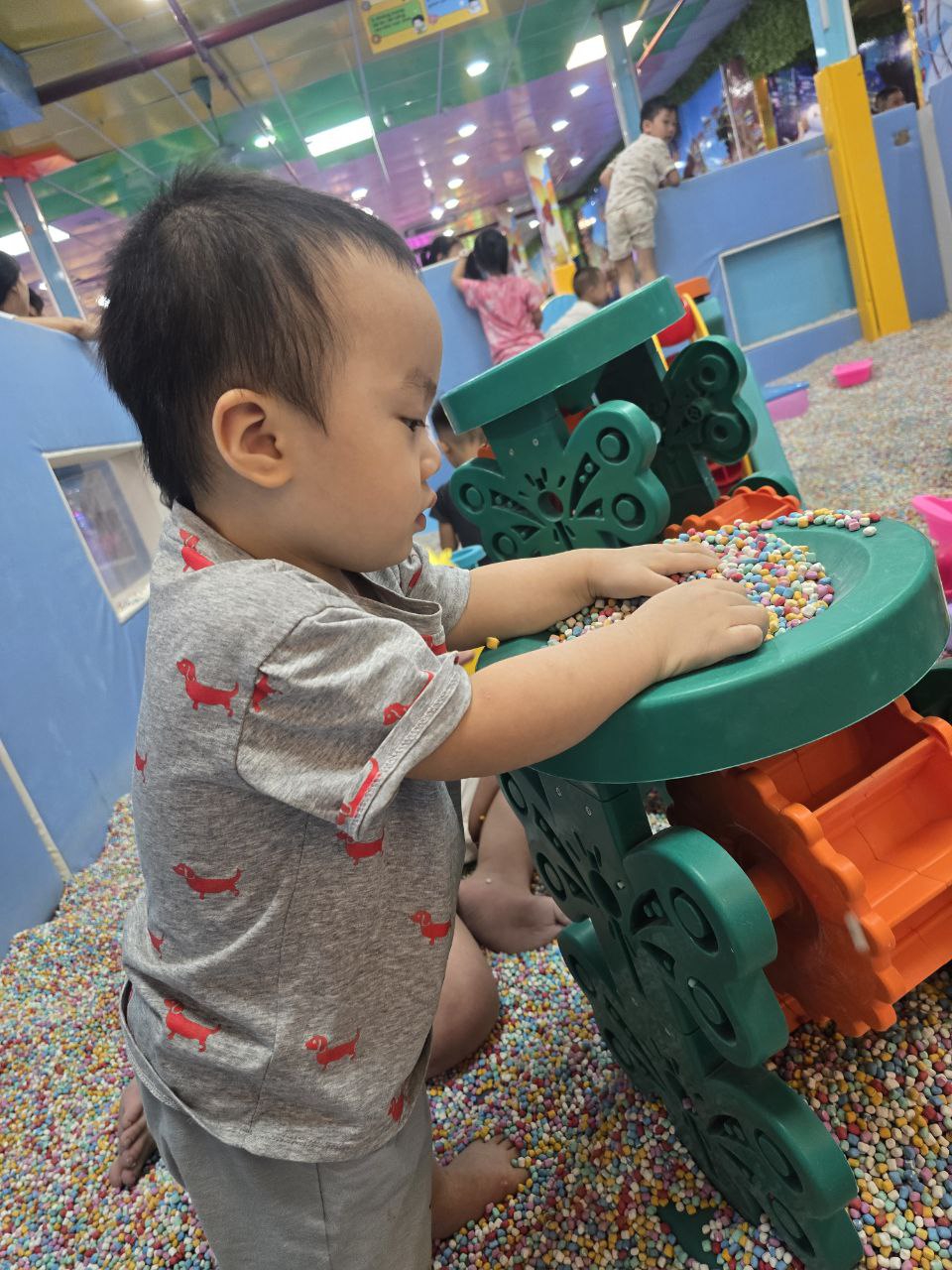 Người mẹ tận mắt chứng kiến con trai 2 tuổi của mình bị 1 ông bố khác "trả thù": Khi người lớn biến va chạm trẻ con thành lý do cho bạo lực- Ảnh 3.