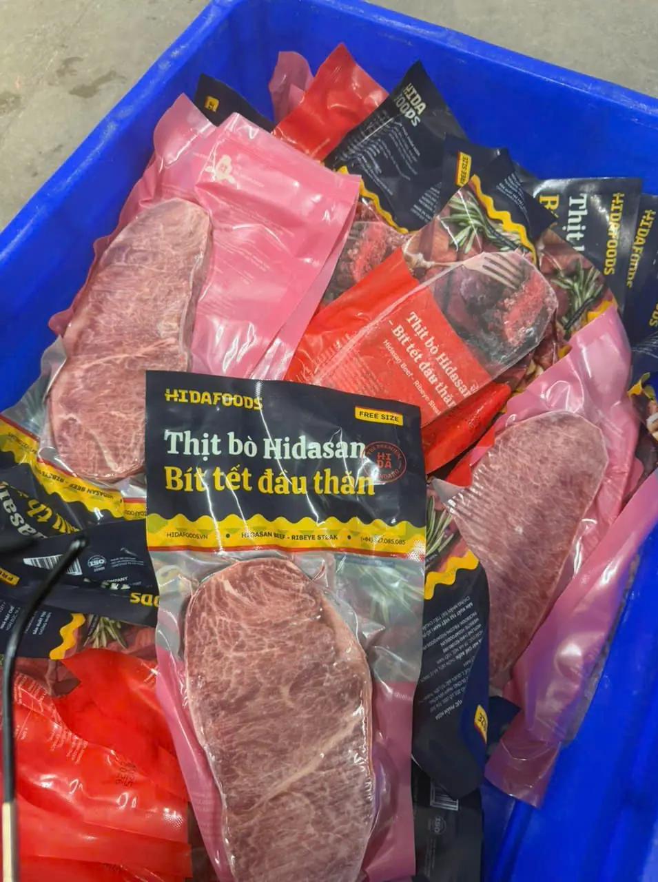 Thủ đoạn "hô biến" thịt trâu Ấn Độ giá 120.000 đồng/kg thành bò Wagyu giá tới 600.000 đồng/kg- Ảnh 1.