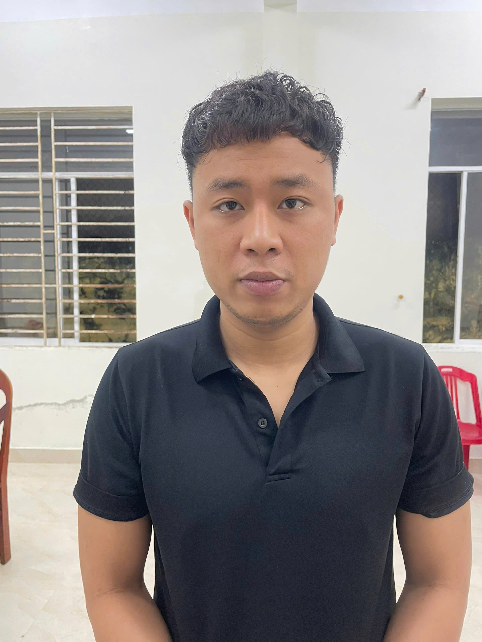 Bắt khẩn cấp Nguyễn Văn Thân - nam thanh niên giả danh công an, hiếp dâm thiếu nữ 18 tuổi- Ảnh 2.