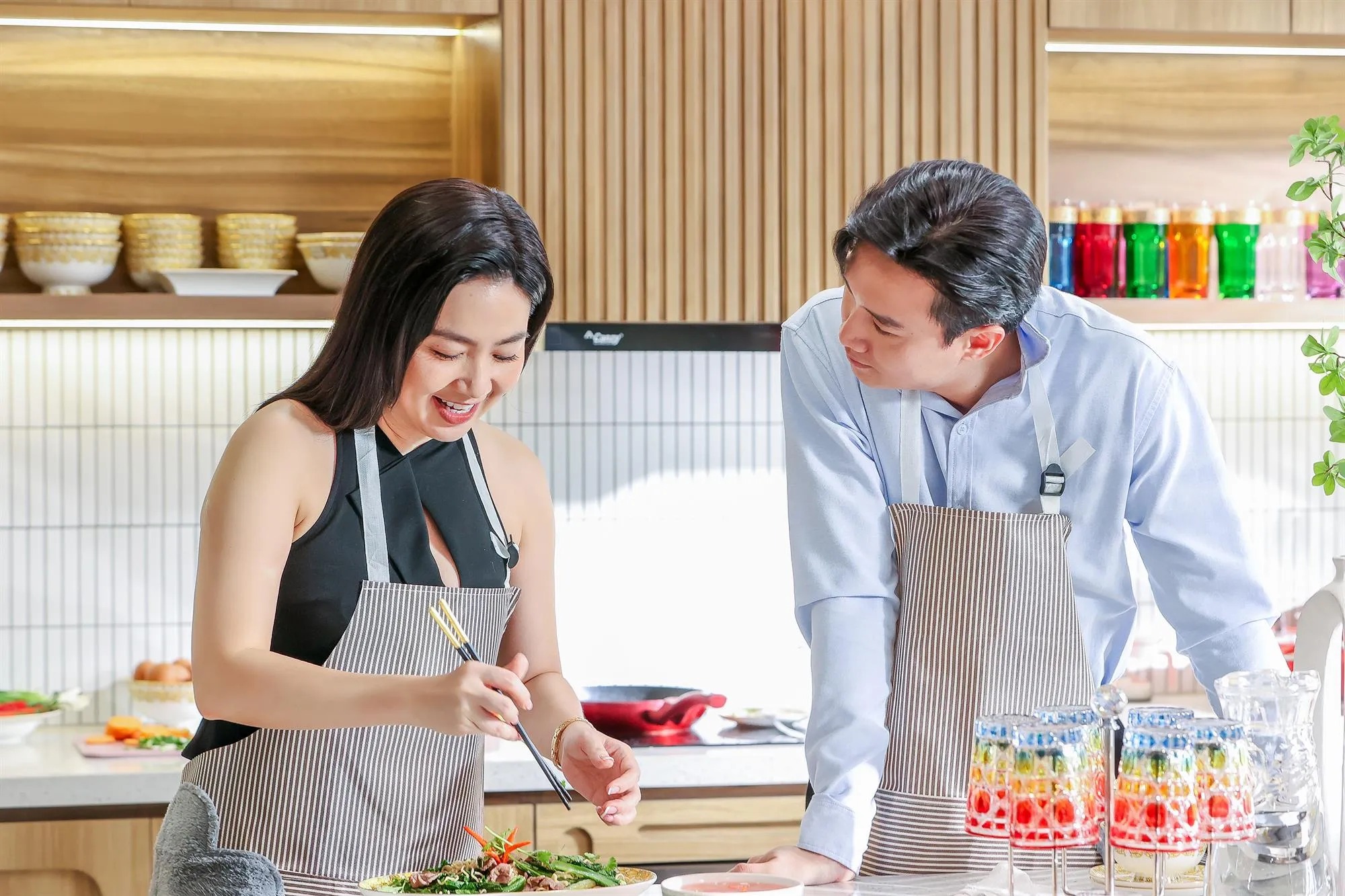 Việt Nam có 1 tổng tài vừa đẹp vừa giàu ngang ngửa Trần Vỹ Đình: Ở biệt thự 7000m2, trẻ mãi không già suốt 15 năm- Ảnh 4. Việt Nam có 1 tổng tài vừa đẹp vừa giàu ngang ngửa Trần Vỹ Đình: Ở biệt thự 7000m2, trẻ mãi không già suốt 15 năm- Ảnh 4.