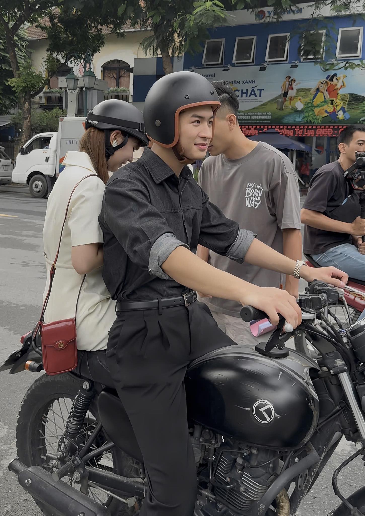 Vừa ly hôn chồng trong Gió Ngang Khoảng Trời Xanh, Quỳnh Kool có ngay trai trẻ ân cần chăm sóc, lại còn là mỹ nam đẹp cực phẩm- Ảnh 12.