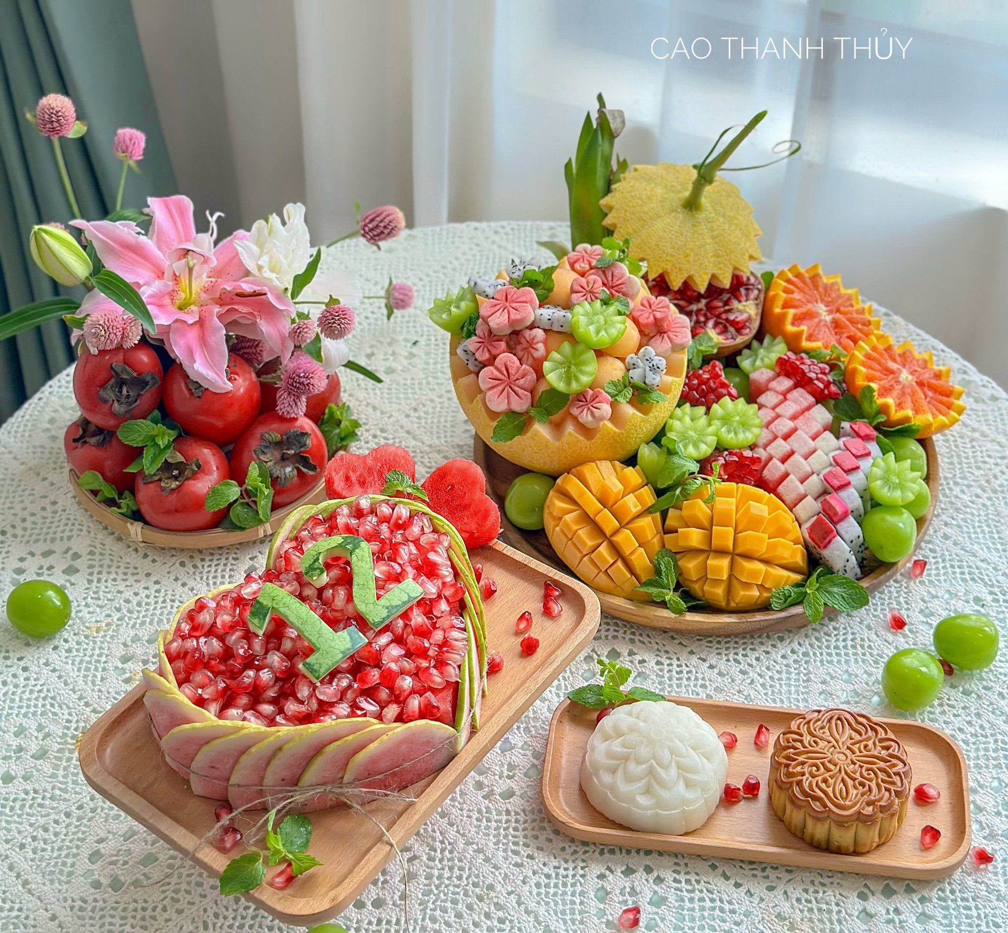 Mâm cỗ <a href="https://trungthu.io.vn" target="_blank"><a href="https://trungthu.io.vn" target="_blank">trung thu</a></a> đẹp như bữa tiệc cổ tích của 1 mẹ ở Hà Nội: Đến ăn còn không nỡ chứ nói gì đến "phá"- Ảnh 4.