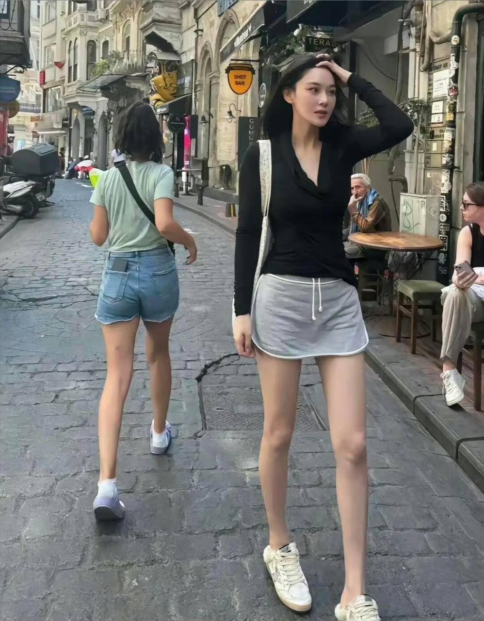 Tình địch Phạm Băng Băng "flex" body U40 nét căng, ngày ăn 3 bữa dáng vẫn đẹp- Ảnh 5. Tình địch Phạm Băng Băng "flex" body U40 nét căng, ngày ăn 3 bữa dáng vẫn đẹp- Ảnh 5.