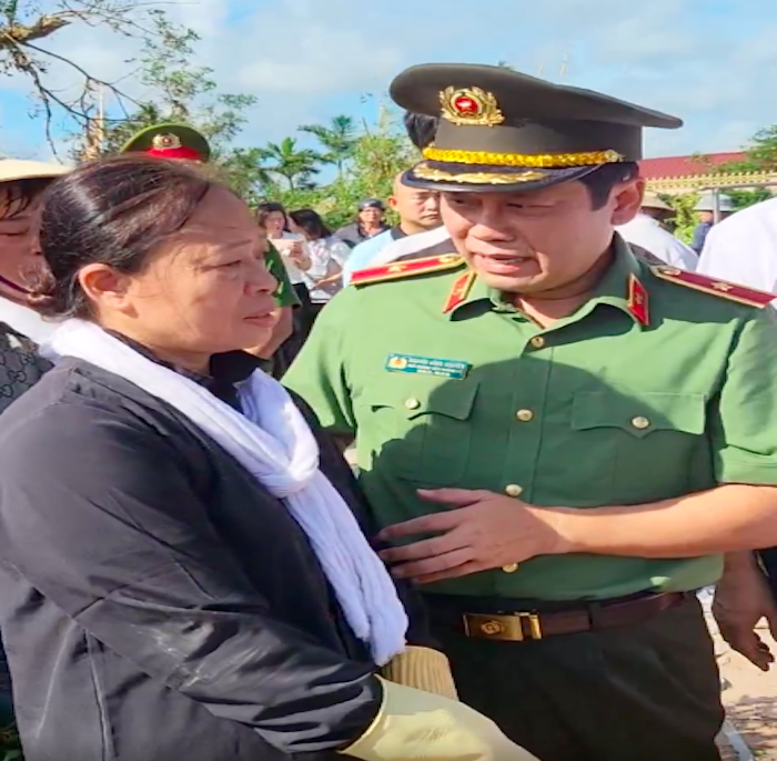Bộ Công an tặng 24 căn nhà cho người dân mất nhà vì bão Bualoi- Ảnh 1.