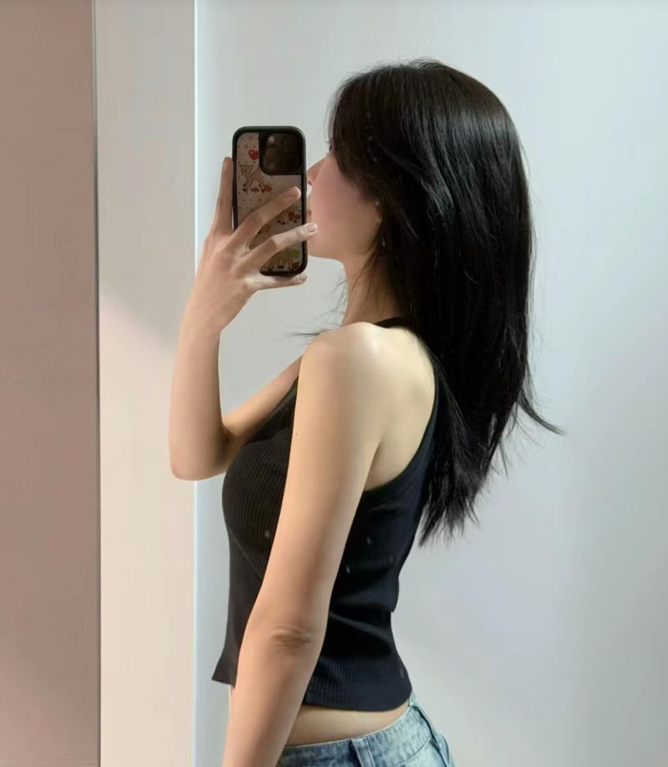 Triệu Lộ Tư gây sốt với tấm lưng cực phẩm: Hóa ra nhờ một câu 