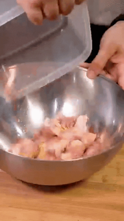 Chàng Tây mê mẩn ẩm thực Việt: Chăm chỉ nấu ăn ở nhà, món gì cũng "dám" thử, kỹ năng "chuẩn cơm mẹ nấu" khiến người Việt xem cũng phải trầm trồ- Ảnh 18.